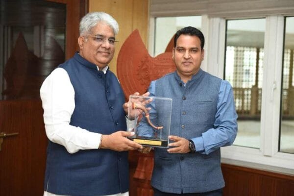 केंद्रीय वन मंत्री से विधायक कंडारी ने की मुलाकात,वन अधिनियम में संशोधन के साथ कई सड़कों को मंजूरी देने की मांग