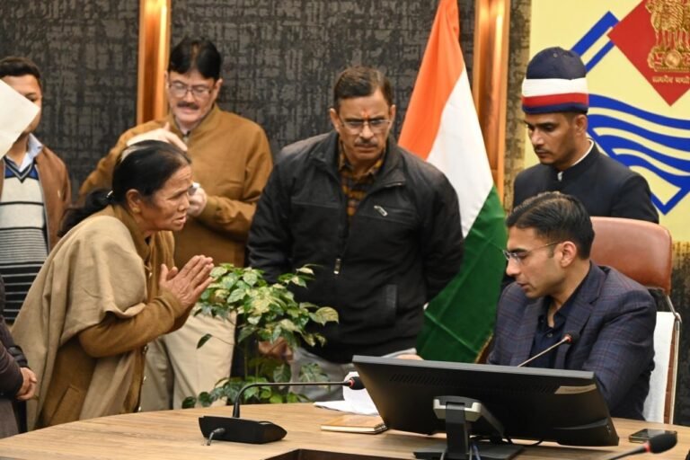 मुख्यमंत्री की जन नीतियों से प्रेरित, डीएम जनदर्शन; जनभावना अनुरूप समाधान; एक्शन