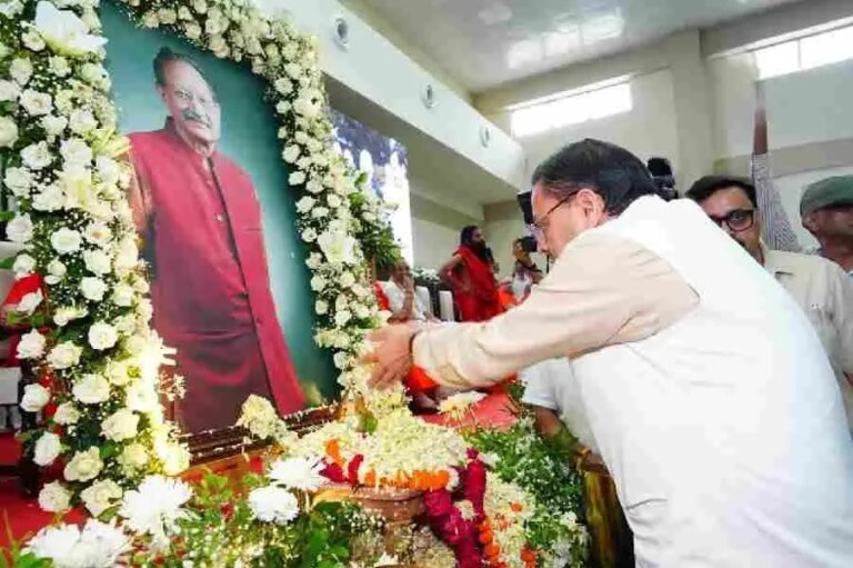 मुख्यमंत्री धामी ने पूर्व सीएम मेजर जनरल भुवन चंद्र खण्डूड़ी को दी श्रद्धांजलि; बताया शुचिता और राष्ट्रसेवा का प्रतीक